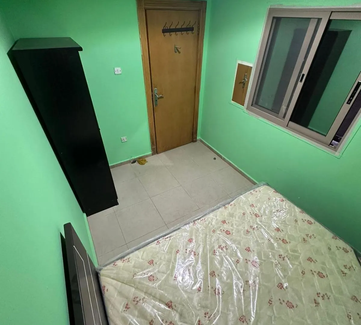 Ready To Rent Partitions Bed Spaces & Rooms Dubai Capsule hotel