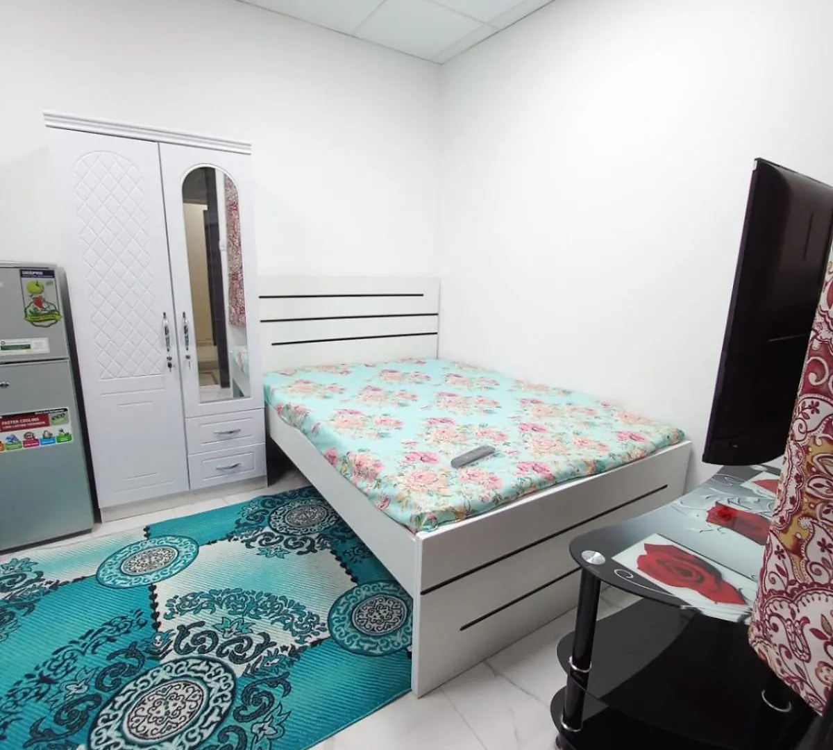 Ready To Rent Partitions Bed Spaces & Rooms Dubai Capsule hotel